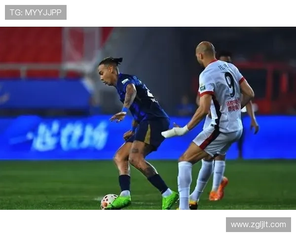 蓉城三连胜1-0胜三镇 胡荷韬造点韦林顿破门